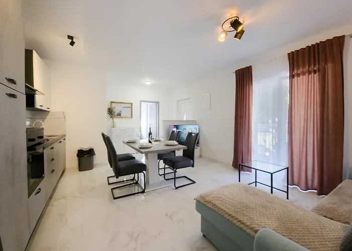 Apartman Ad Astra, Zára